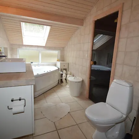 Three-bedroom In Lundby Stationsby