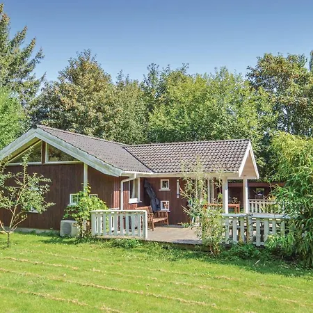 Three-bedroom In Dom wakacyjny Lundby Stationsby