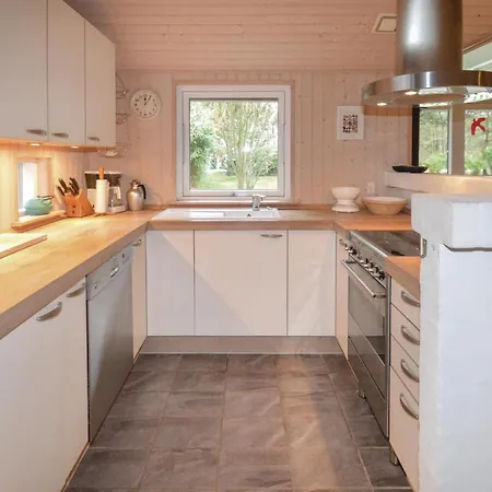 Beach Front Home In Lundby With Sauna Сasa de vacaciones