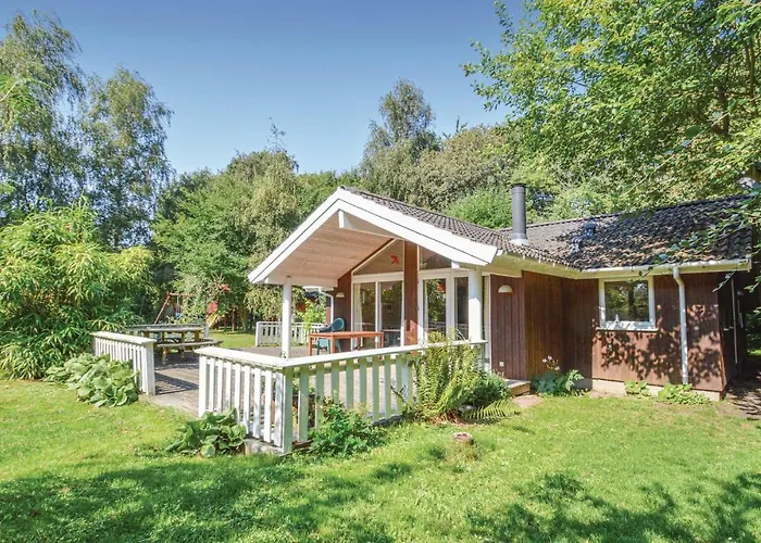 Three-bedroom In Holiday home