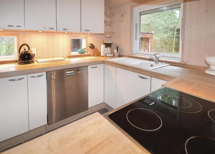 Three-bedroom In Holiday home *