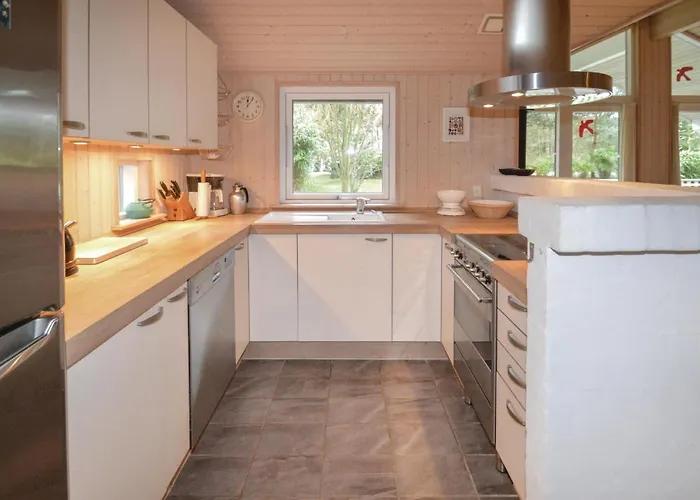 Three-bedroom In Holiday home